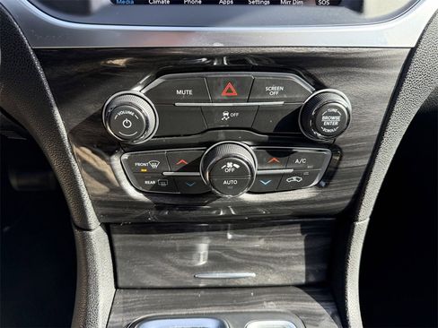 Used 2022 Chrysler 300 Touring w/ Sport Appearance Package image 30