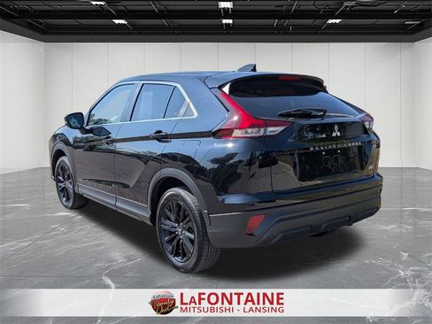 Used 2025 Mitsubishi Eclipse Cross LE image 3