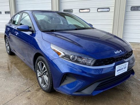 Used 2024 Kia Forte LXS image 1