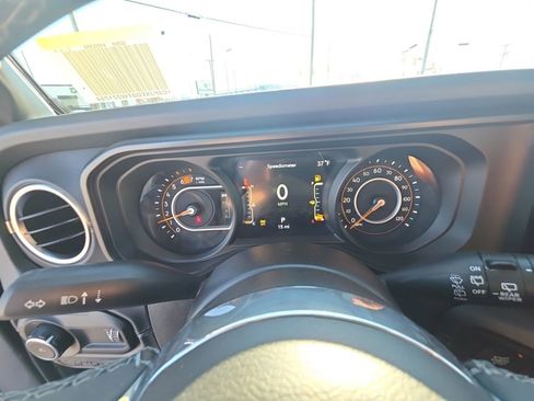 New 2026 Jeep Wrangler Unlimited Sahara AWD/4WD image 15