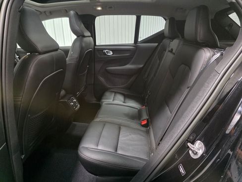 Used 2023 Volvo XC40 B5 Plus AWD/4WD image 10
