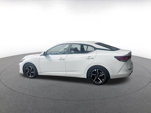 Used 2025 Nissan Sentra SV FWD image 10