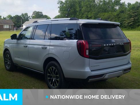 Used 2025 Ford Expedition Platinum AWD/4WD image 5