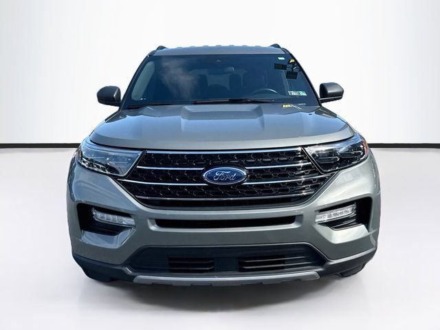 Certified 2020 Ford Explorer XLT w/ Equipment Group 202A AWD/4WD image 3