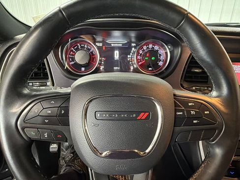 Used 2017 Dodge Challenger R/T RWD image 21