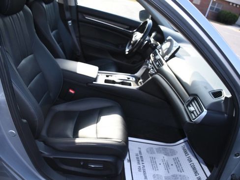 Used 2022 Honda Accord Touring image 23