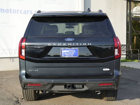 Used 2025 Ford Expedition Active RWD image 6