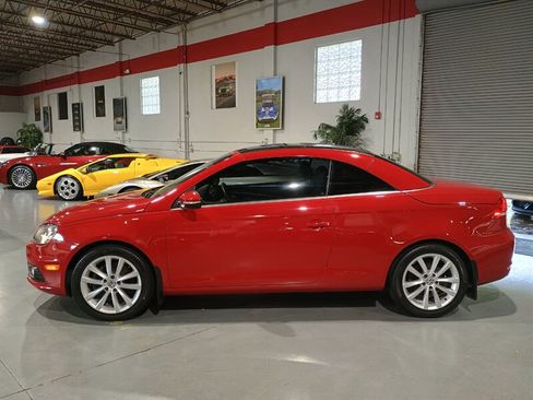 Used 2012 Volkswagen Eos Komfort FWD image 3