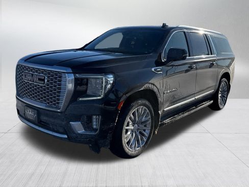 Used 2024 GMC Yukon XL Denali image 3