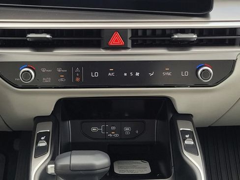 New 2026 Kia Sorento S FWD image 17