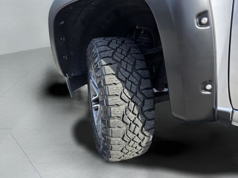 Used 2019 Chevrolet Colorado LT image 39