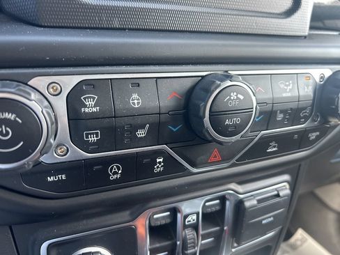 Used 2023 Jeep Wrangler Unlimited Sport AWD/4WD image 9