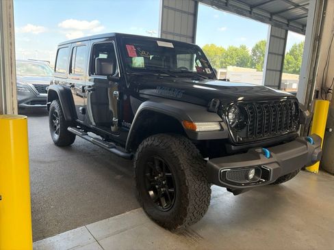 Used 2024 Jeep Wrangler Unlimited AWD/4WD image 1