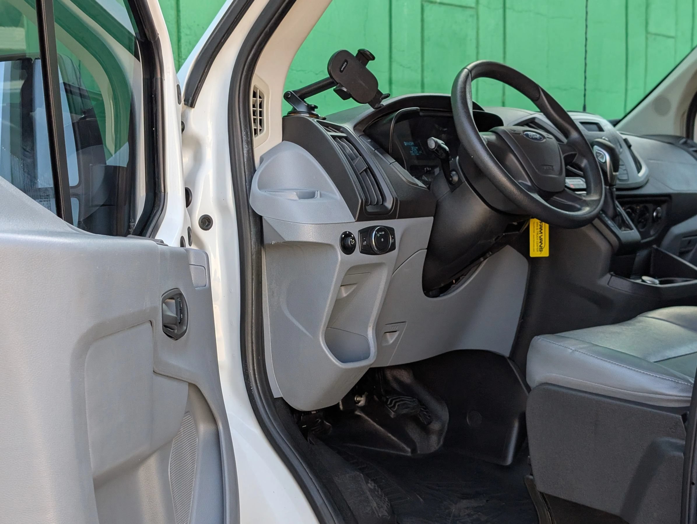 Used 2019 Ford Transit 150 130 Medium Roof RWD image 21