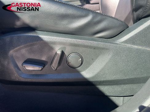 Used 2022 Ford Edge Titanium image 44