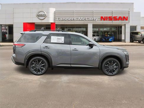 New 2026 Nissan Pathfinder SL w/ Cargo Package FWD image 2