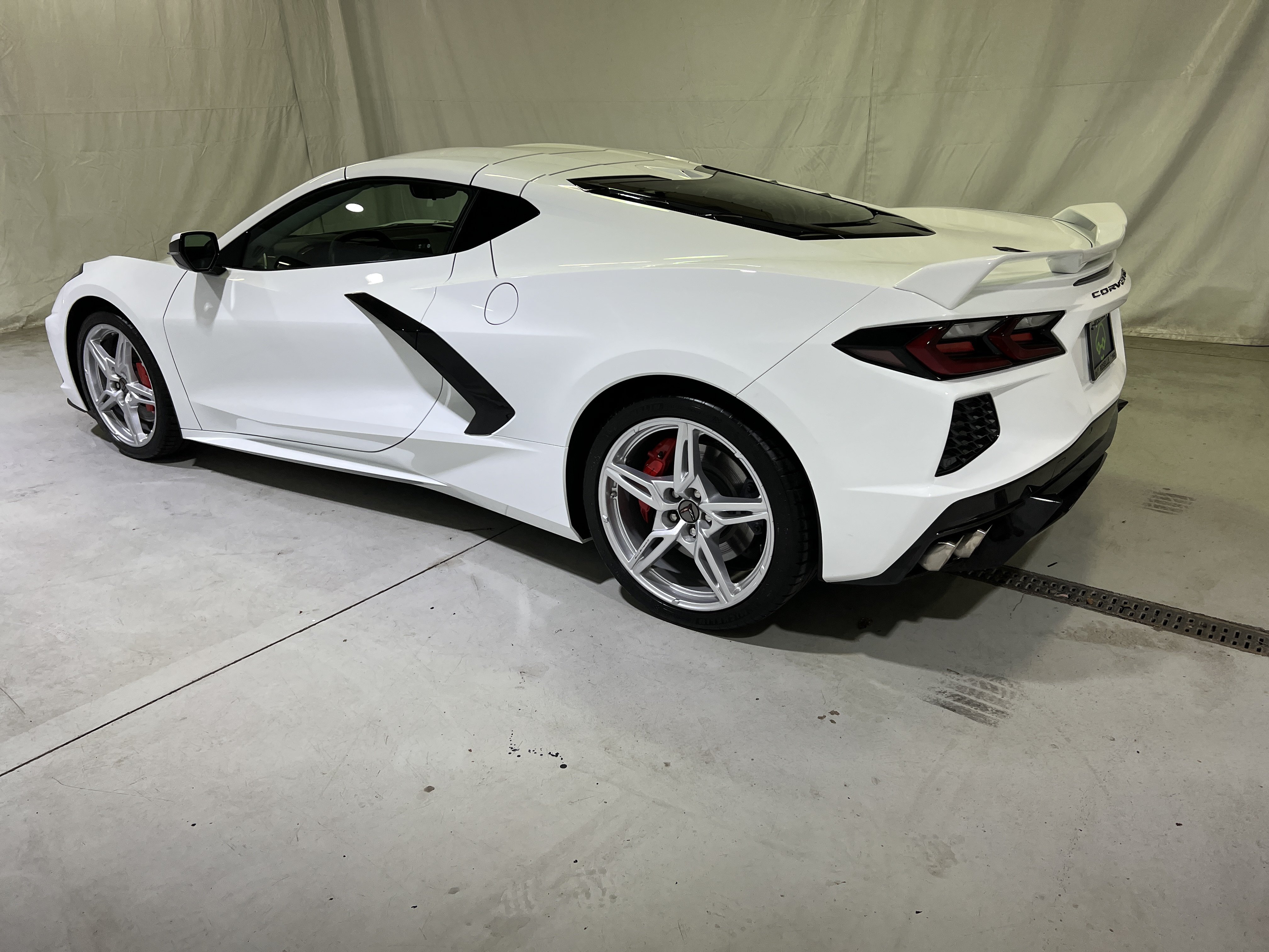 Used 2022 Chevrolet Corvette Stingray Premium Cpe w/ Z51 Performance Package RWD image 8