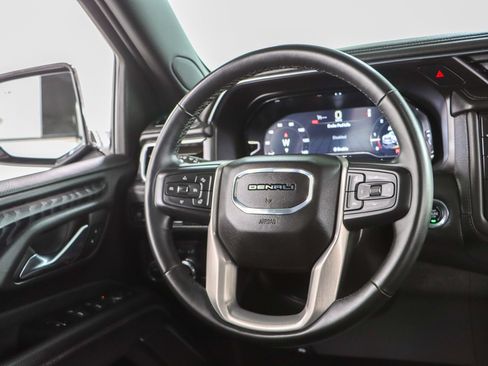 Used 2023 GMC Yukon Denali AWD/4WD image 13