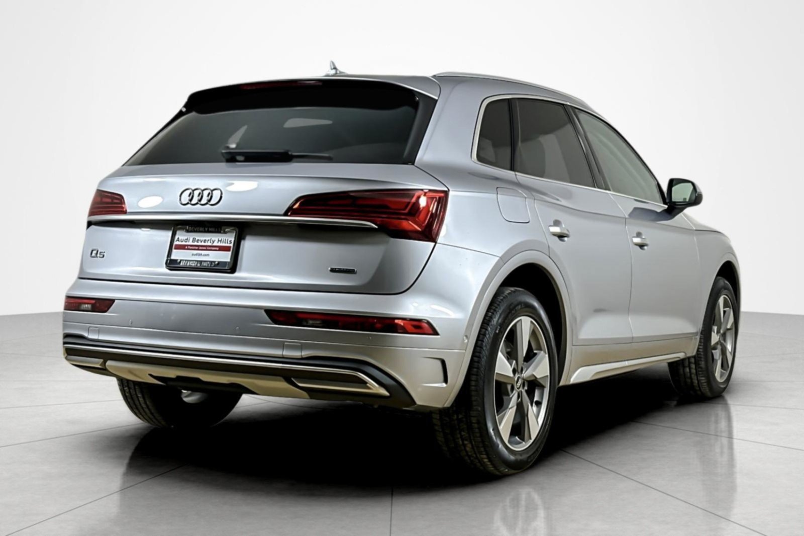Used 2023 Audi Q5 Prestige w/ Prestige Package AWD/4WD image 5