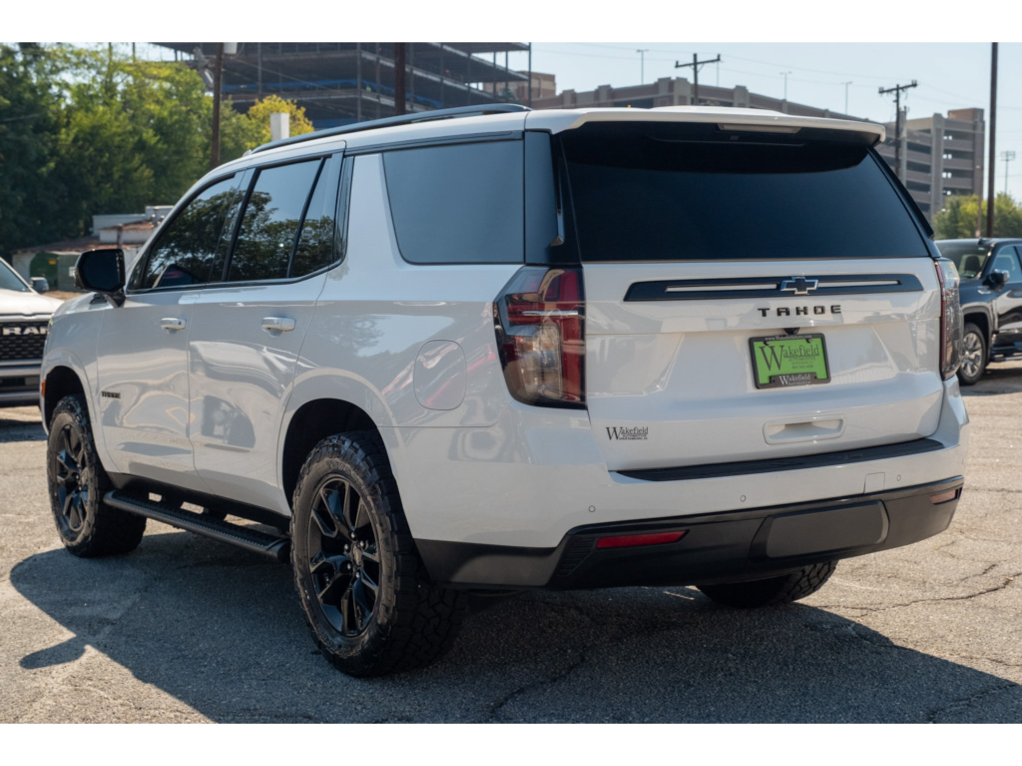Used 2023 Chevrolet Tahoe Z71 w/ Luxury Package AWD/4WD image 6