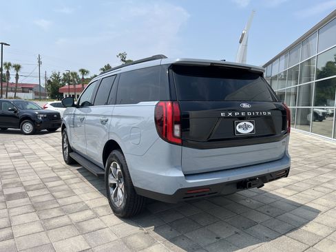 New 2027 Ford Expedition Active RWD image 4