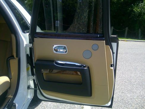 Used 2013 Rolls-Royce Ghost RWD image 69