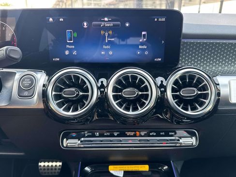 Used 2025 Mercedes-Benz GLB 250 image 25
