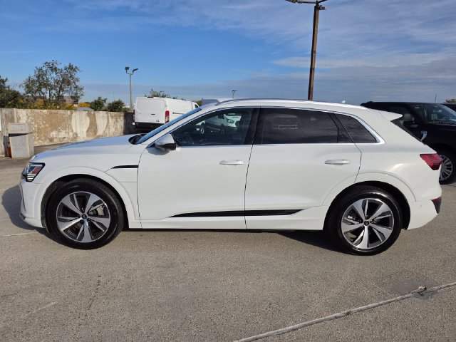 Used 2024 Audi Q8 e-tron Premium Plus AWD/4WD image 8