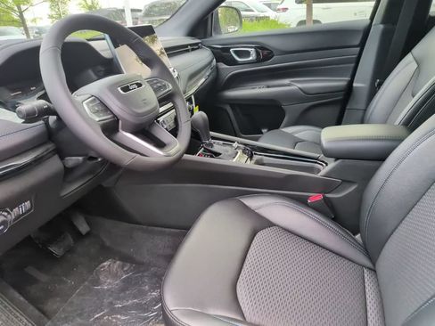 New 2026 Jeep Compass Latitude AWD/4WD image 22