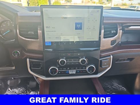 Used 2023 Ford Expedition Max Limited image 21