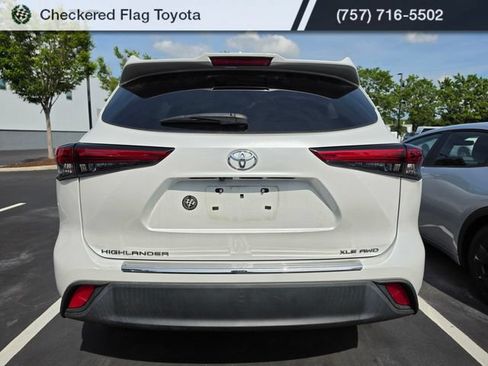 Used 2023 Toyota Highlander XLE AWD/4WD image 5