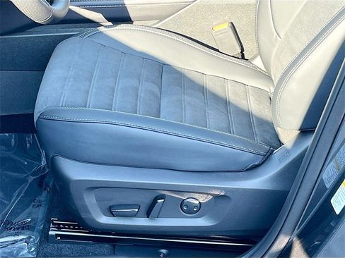 New 2025 Mitsubishi Outlander SE image 20