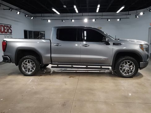Used 2021 GMC Sierra 1500 AT4 w/ AT4 Value Package AWD/4WD image 8