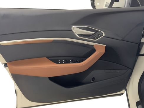 Used 2023 Audi e-tron Premium w/ Convenience Plus Package image 14