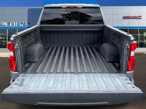 Used 2019 Chevrolet Silverado 1500 High Country w/ Technology Package AWD/4WD image 7