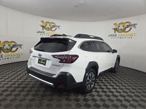 Used 2025 Subaru Outback Limited AWD/4WD image 9