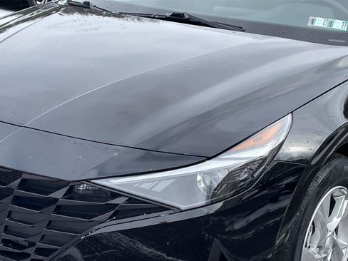 Used 2023 Hyundai Elantra SE w/ Preferred Accessory Package image 9