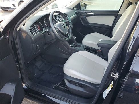 Used 2018 Volkswagen Tiguan SE image 16
