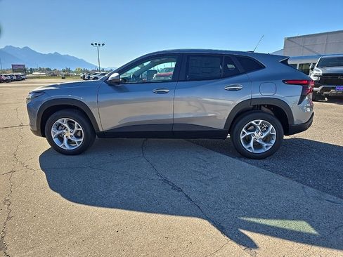 New 2026 Chevrolet Trax LS w/ LS Convenience Package image 4