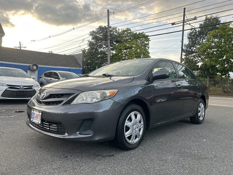 Used 2013 Toyota Corolla L FWD image 1