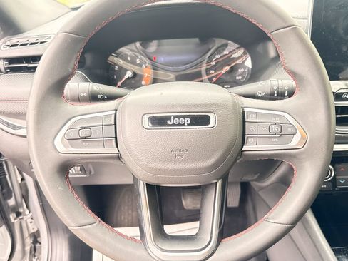 Used 2025 Jeep Compass Trailhawk AWD/4WD image 16