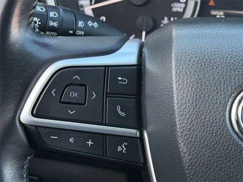 Used 2023 Toyota Highlander XLE image 15
