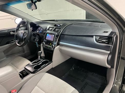 Used 2014 Toyota Camry LE FWD image 19