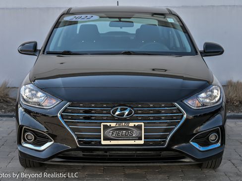Used 2022 Hyundai Accent SEL image 2