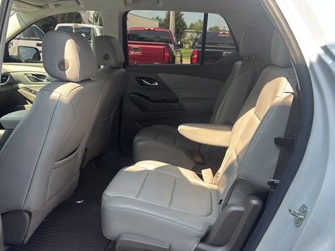 Used 2020 Chevrolet Traverse LT w/ LT Premium Package AWD/4WD image 21