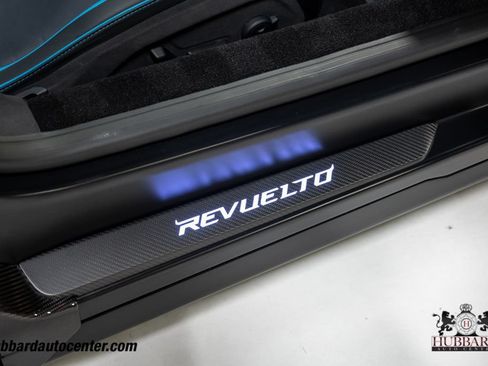 Used 2025 Lamborghini Revuelto AWD/4WD image 28