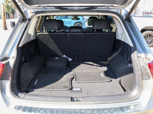 Used 2024 Volkswagen Tiguan SE AWD/4WD image 10