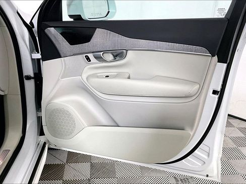 Used 2024 Volvo XC90 B6 Plus w/ Protection Package Premier image 24