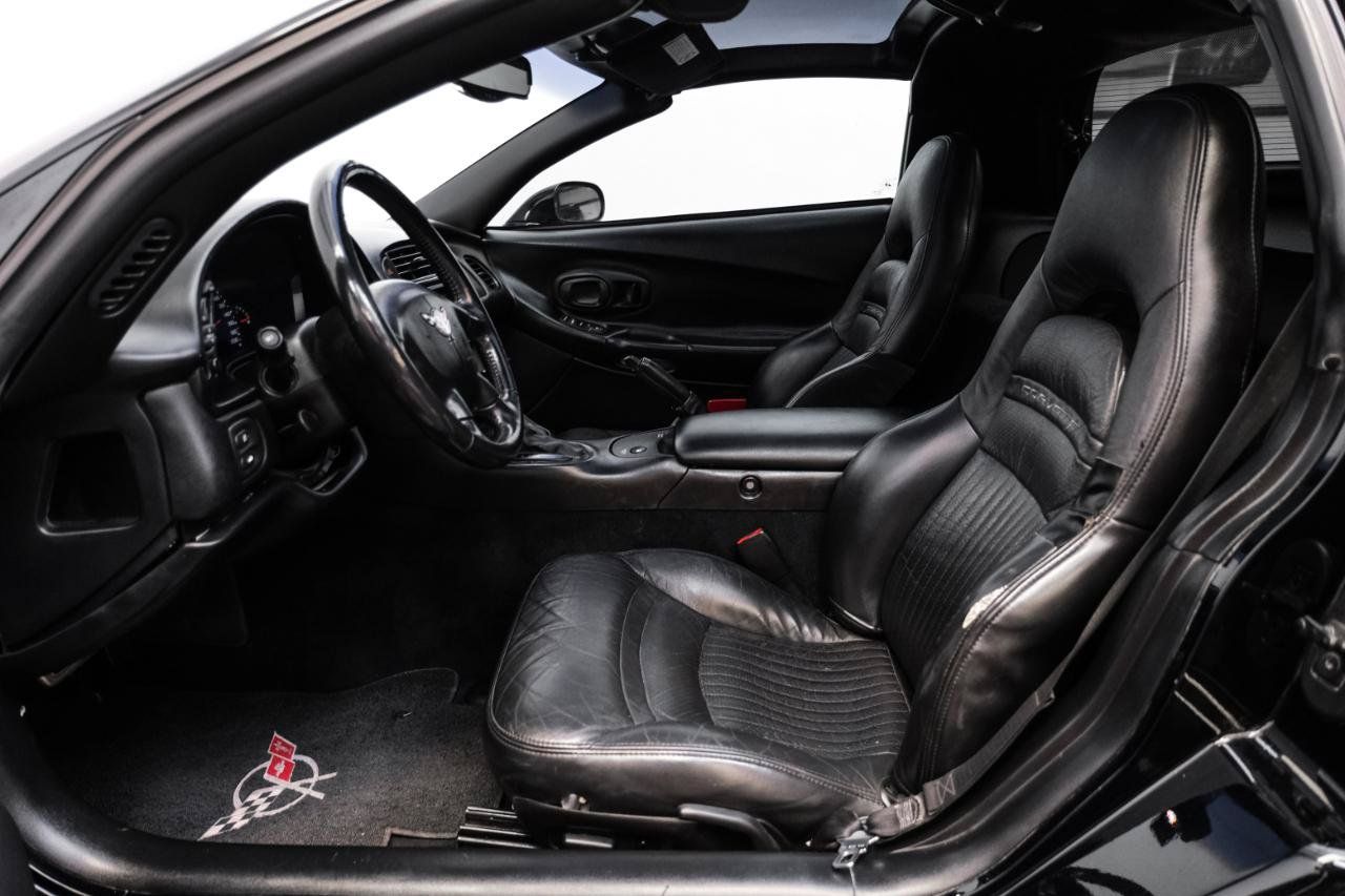 Used 2001 Chevrolet Corvette Coupe w/ Preferred Equipment Group2 RWD image 4