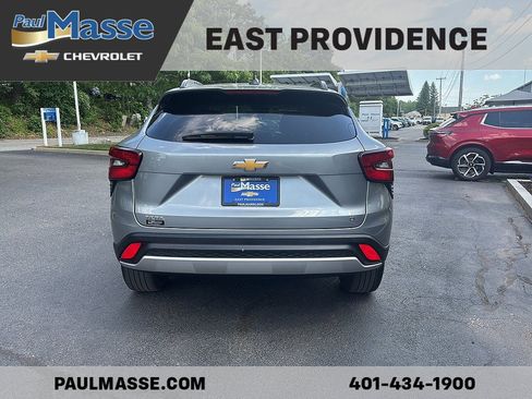 Certified 2024 Chevrolet Trax LT w/ LT Convenience Package FWD image 6